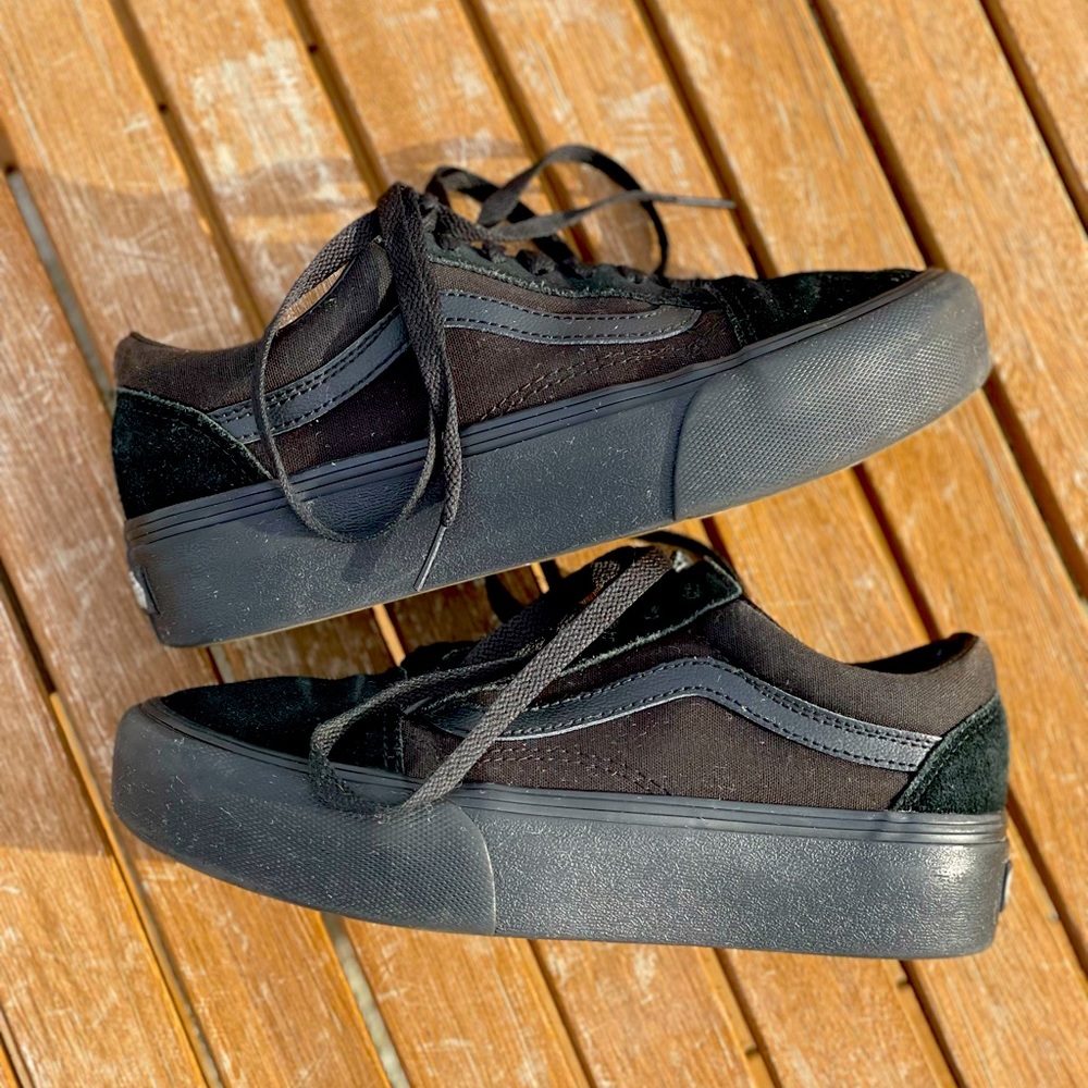 Vans Black sz 4.5 men/ 6.0 womens